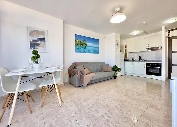 Torres De Yomely - Y1c 美洲海滩